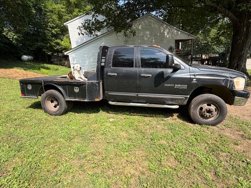 Used 2006 Dodge Ram 3500 Truck SLT w/ Quad Cab Big Horn Value Group AWD/4WD image 2