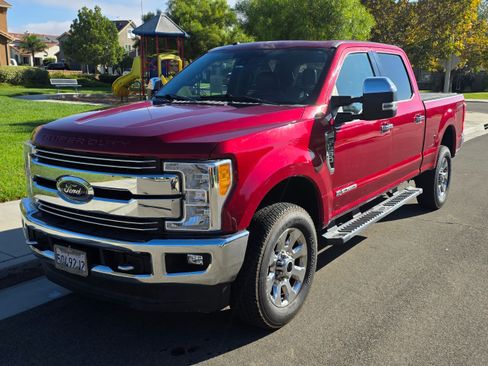 Used 2017 Ford F250 Lariat w/ Lariat Ultimate Package AWD/4WD image 1