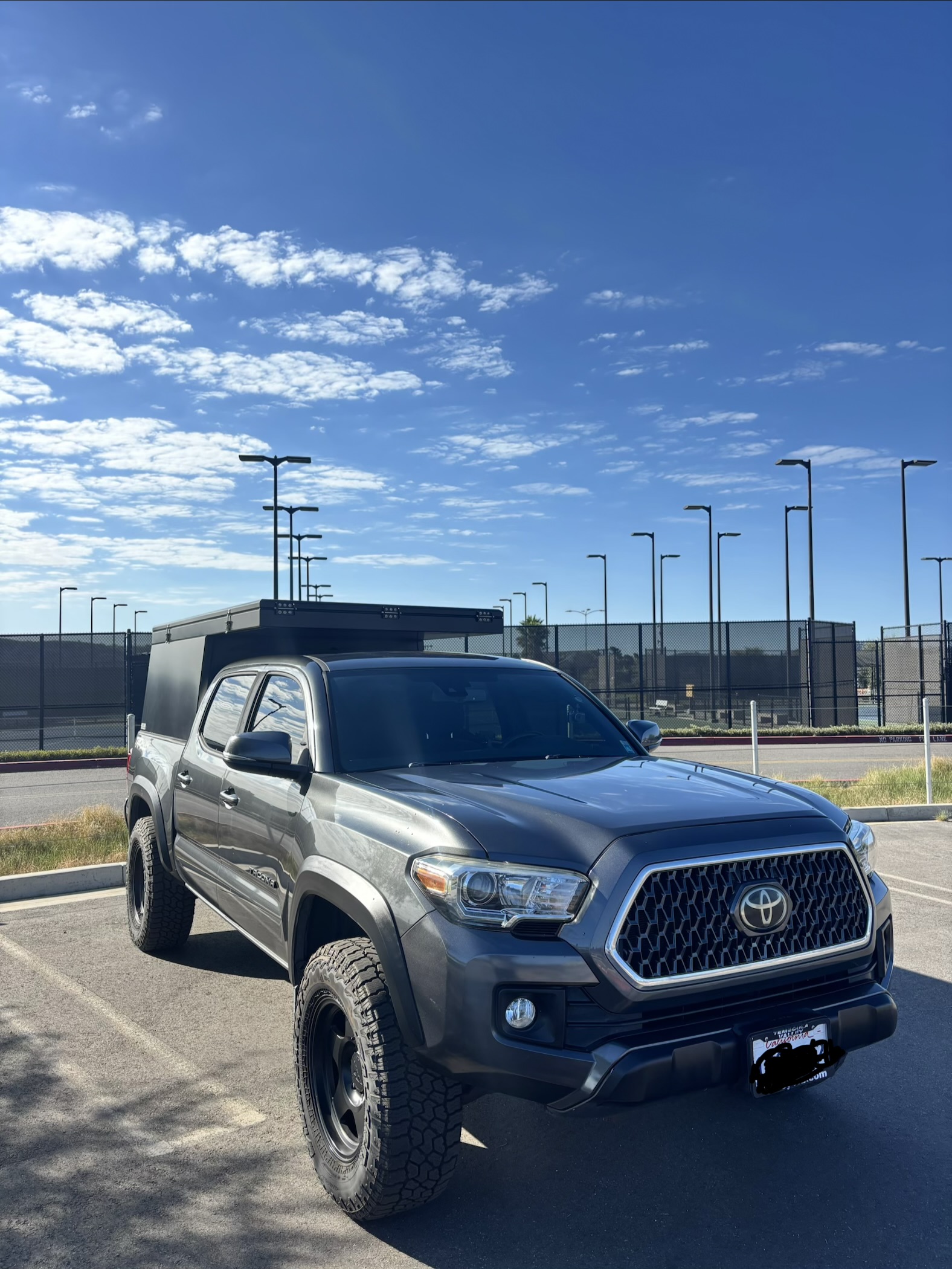Used 2019 Toyota Tacoma TRD Off-Road w/ Technology Package AWD/4WD image 6