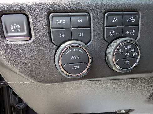 Used 2022 Chevrolet Silverado 1500 LT Trail Boss w/ LT Trail Boss Premium Package image 23