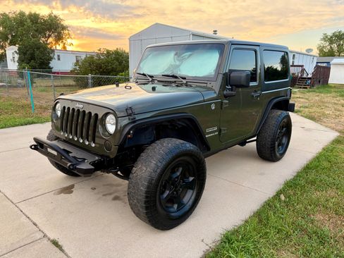 Used 2015 Jeep Wrangler Sport w/ Quick Order Package 23S AWD/4WD image 1