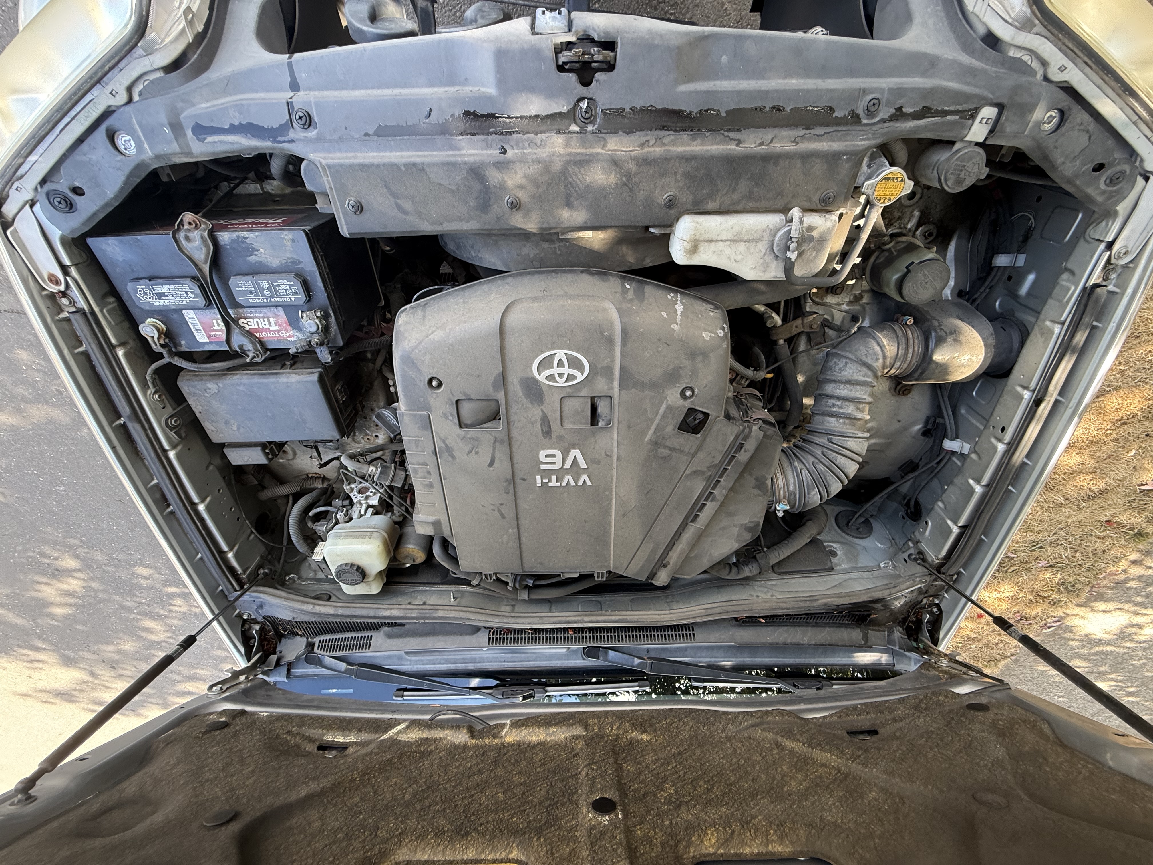 Used 2005 Toyota 4Runner SR5 AWD/4WD image 11