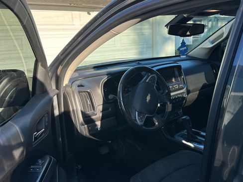 Used 2016 Chevrolet Colorado LT w/ LT Convenience Package RWD image 11