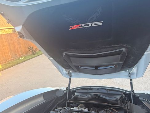 Used 2019 Chevrolet Corvette Z06 RWD image 18