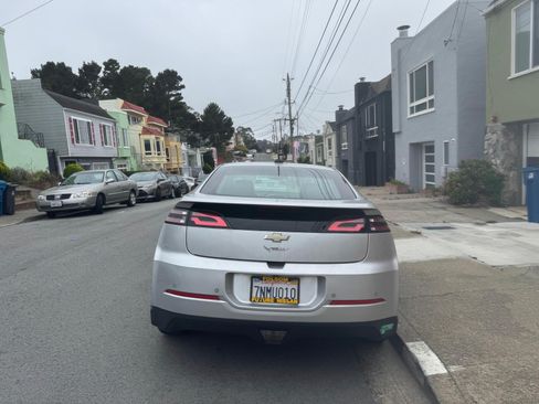 Used 2015 Chevrolet Volt Premium w/ Premium Trim Package image 4