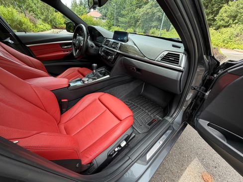 Used 2018 BMW 340i Sedan RWD image 17