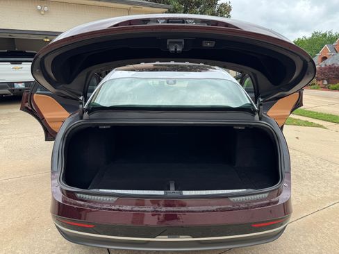 Used 2024 Lucid Air Grand Touring image 11