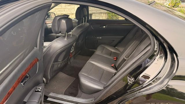Used 2010 Mercedes-Benz S 550 4MATIC image 6