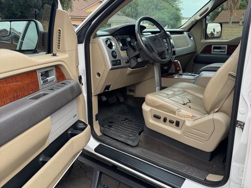 Used 2010 Ford F150 Lariat image 10