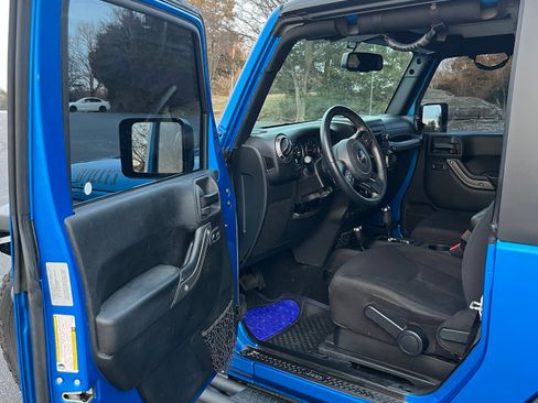 Used 2016 Jeep Wrangler Sport image 15