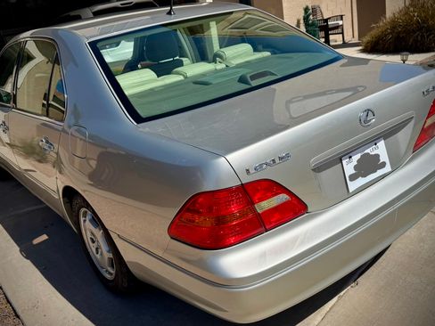 Used 2002 Lexus LS 430 RWD image 4