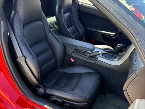 Used 2007 Chevrolet Corvette Coupe w/ Preferred Equipment Group RWD image 12