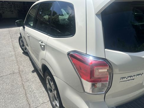 Used 2018 Subaru Forester 2.5i Touring w/ Popular Package #2 AWD/4WD image 9