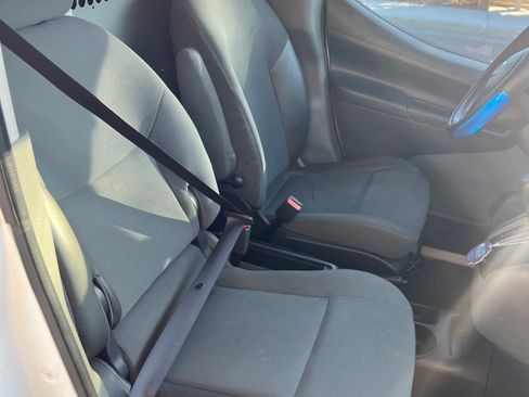 Used 2013 Nissan NV200 SV w/ Exterior Appearance Pkg FWD image 5