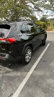 Used 2022 Toyota RAV4 XLE Premium FWD image 5