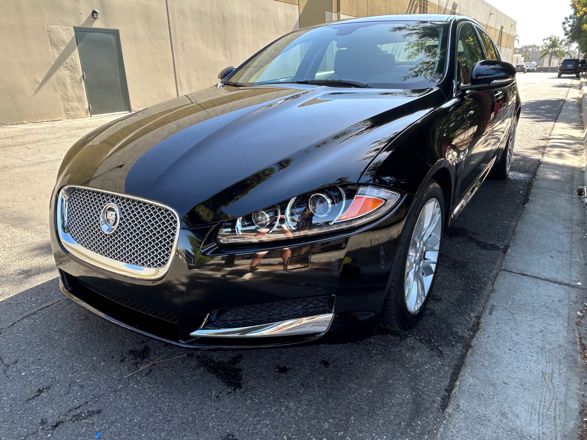 Used 2013 Jaguar XF 3.0 RWD image 1