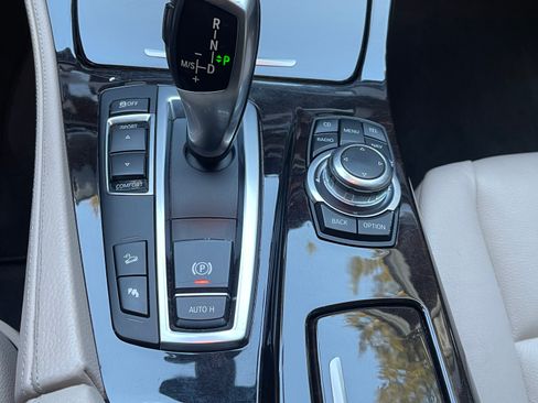 Used 2012 BMW 528i xDrive Sedan AWD/4WD image 9