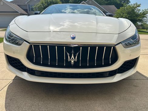 Used 2021 Maserati Ghibli S RWD image 2