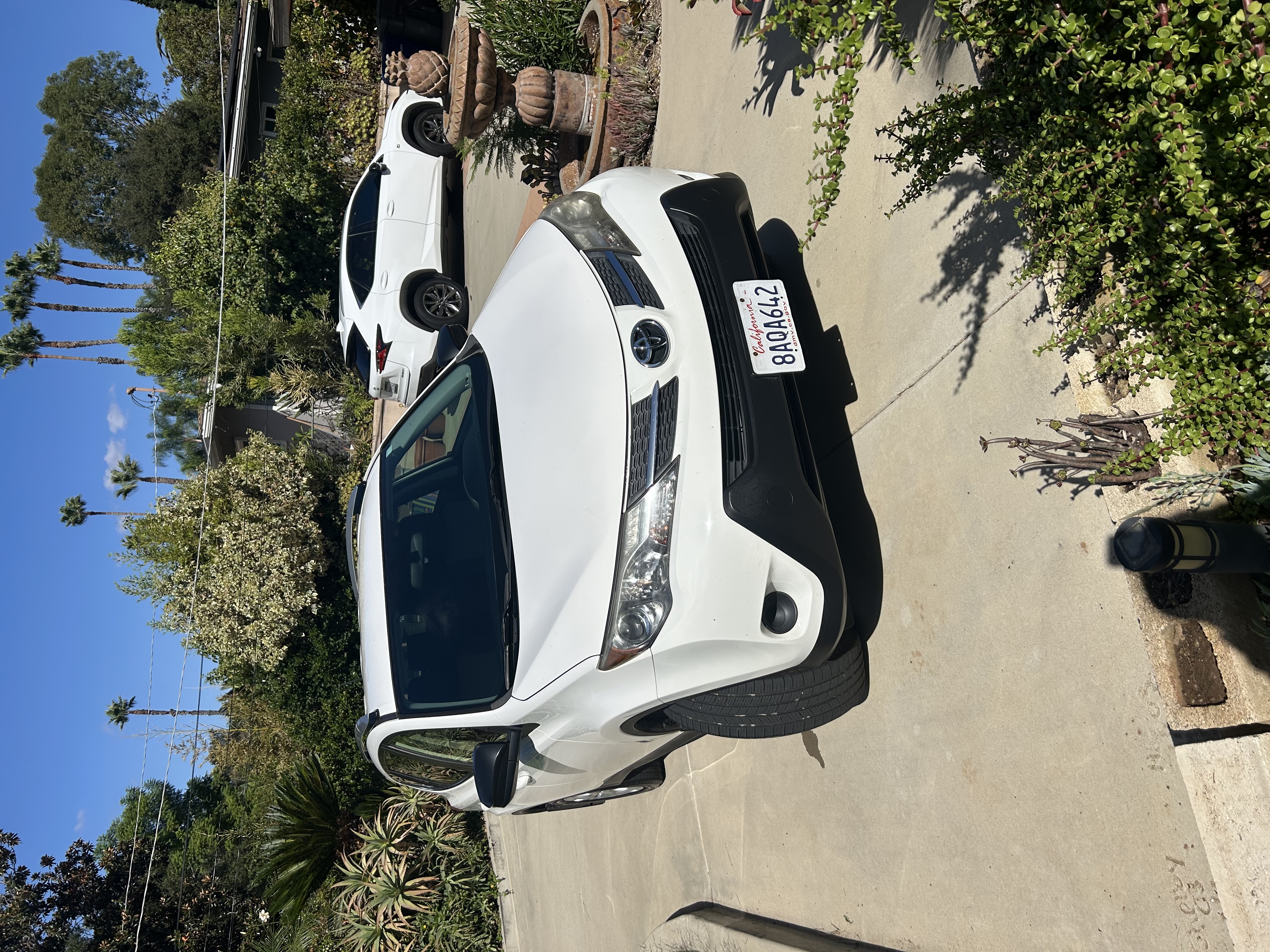 Used 2015 Toyota RAV4 LE AWD/4WD image 2