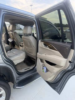 Used 2019 Cadillac Escalade Luxury RWD image 10
