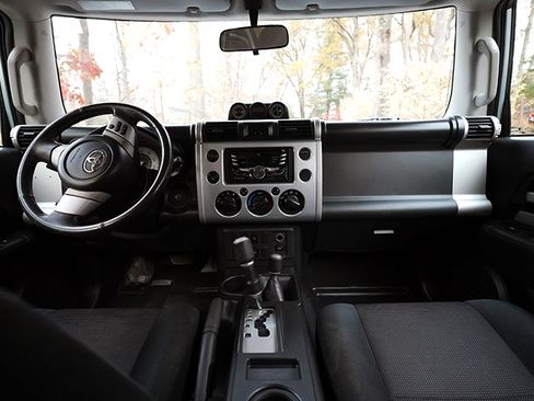 Used 2007 Toyota FJ Cruiser 4WD image 15