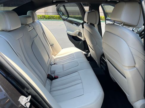 Used 2018 BMW M550i xDrive w/ Driving Assistance Package image 15