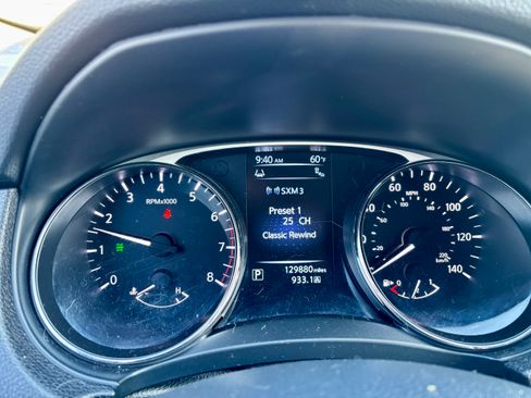 Used 2014 Nissan Rogue SV w/ SV Premium Package image 13