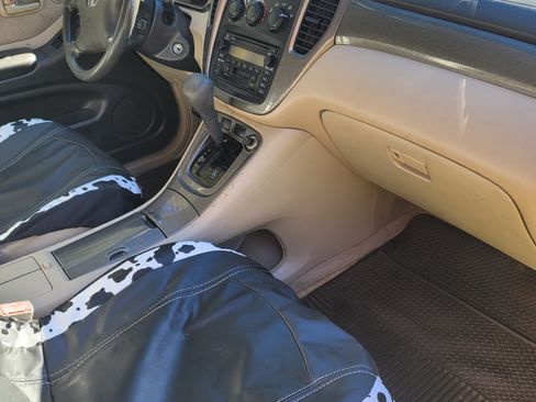 Used 2002 Toyota Highlander 4WD V6 image 4