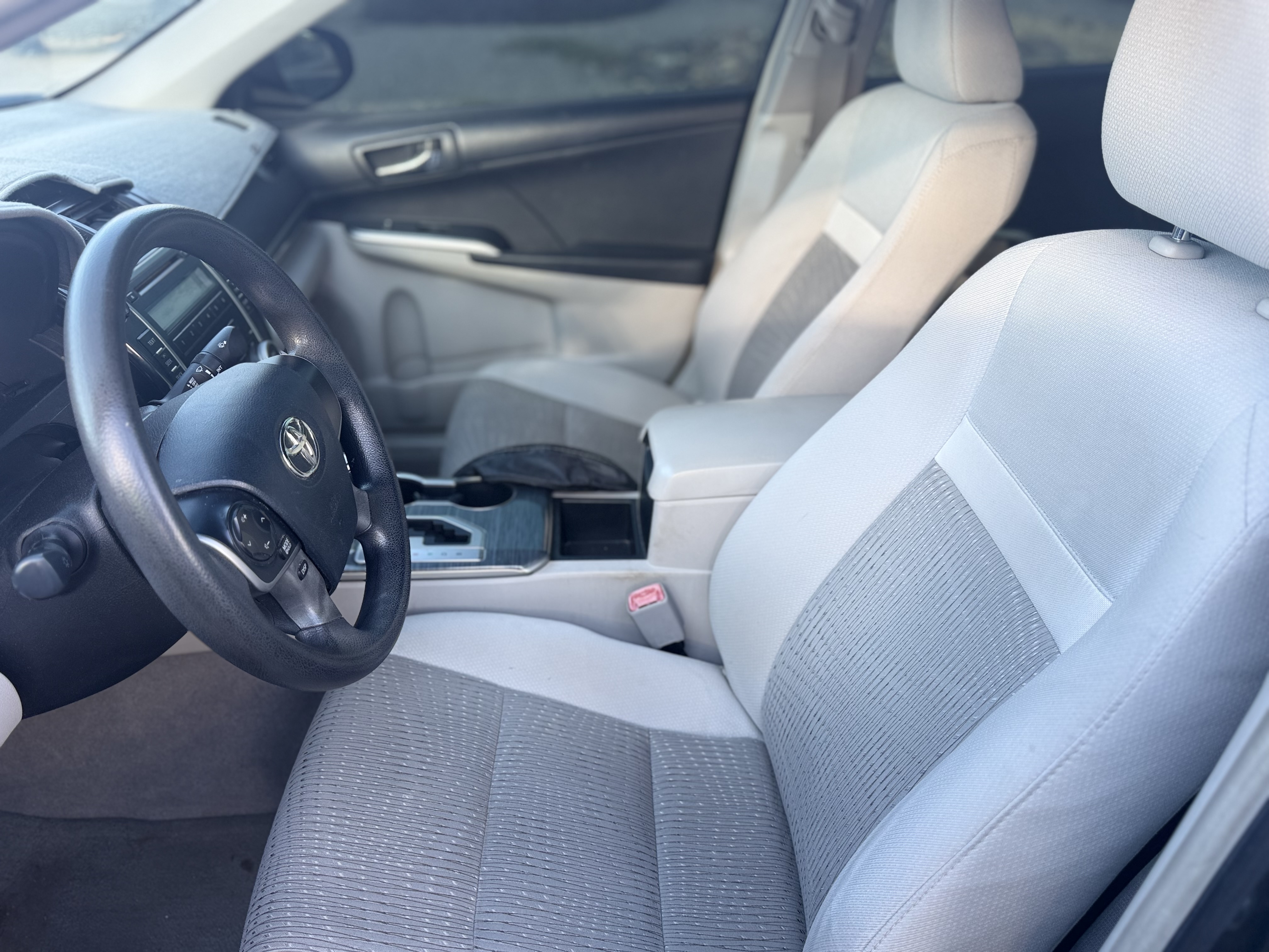 Used 2012 Toyota Camry LE FWD image 6