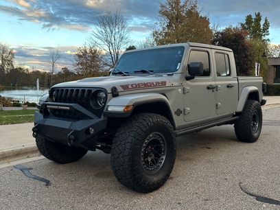Used 2021 Jeep Gladiator Overland w/ Popular Equipment Package