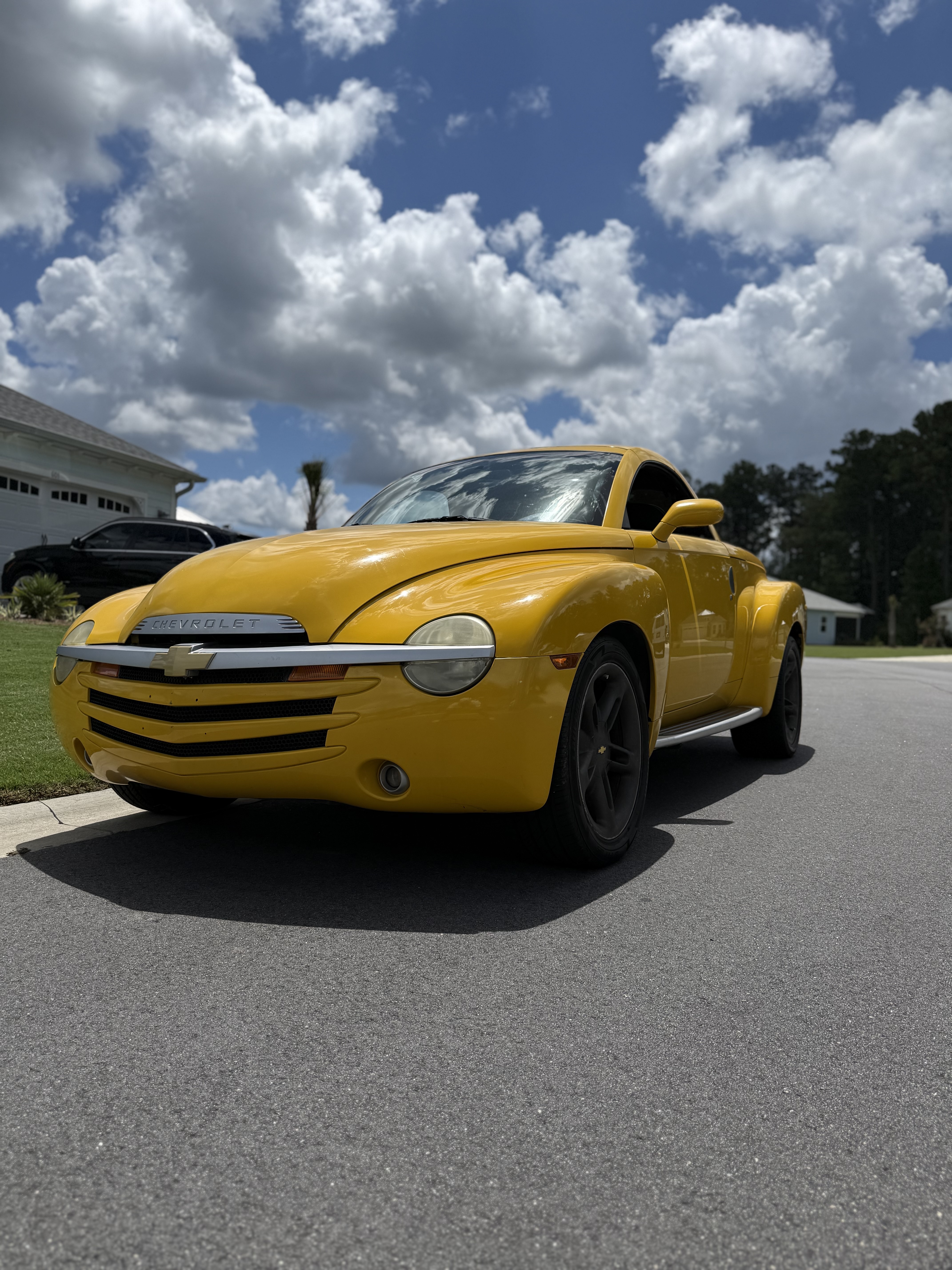 Used 2004 Chevrolet SSR w/ Preferred Equipment Group RWD image 11