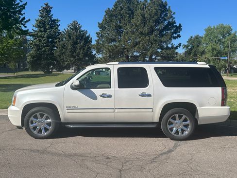 Used 2012 GMC Yukon XL Denali AWD/4WD image 4