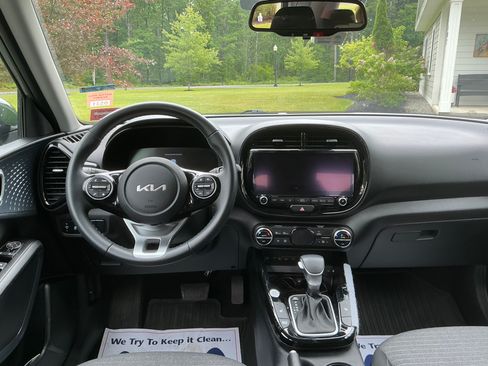 Used 2023 Kia Soul EX FWD image 4