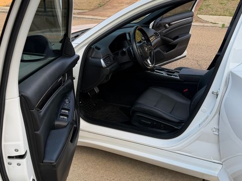 Used 2019 Honda Accord Sport image 10
