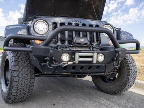 Used 2017 Jeep Wrangler Unlimited Sahara image 11