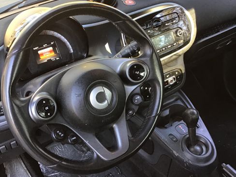 Used 2018 smart fortwo electric drive image 5