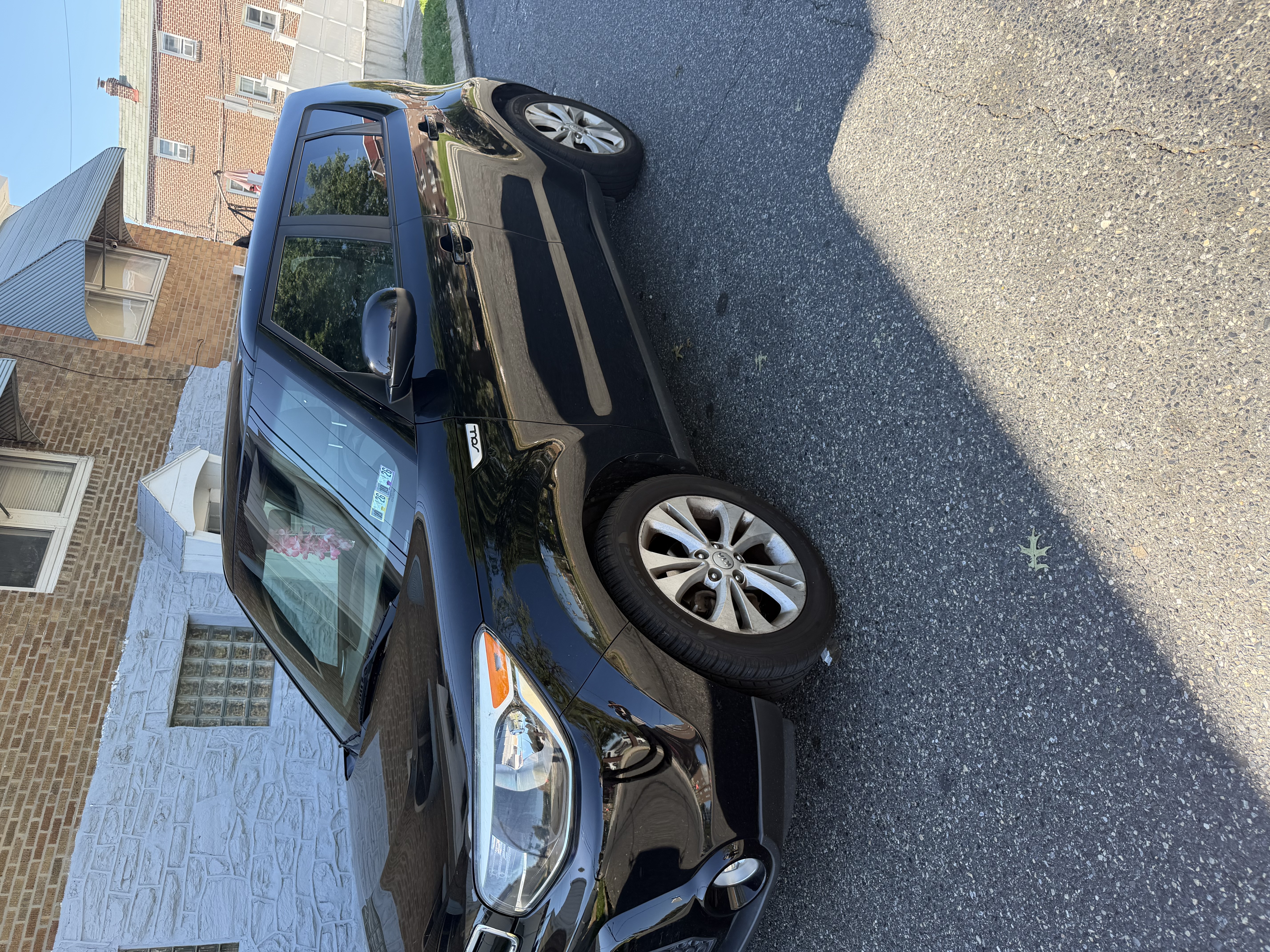 Used 2016 Kia Soul + FWD image 8