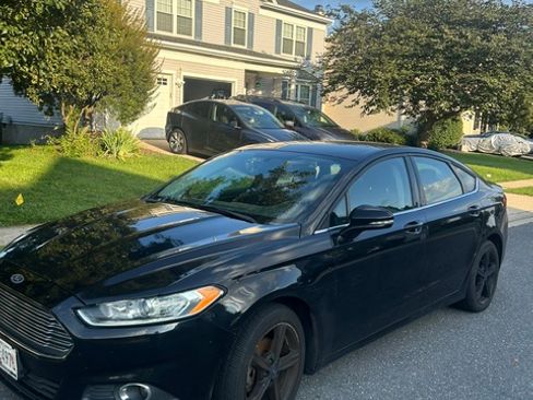 Used 2016 Ford Fusion SE AWD/4WD image 4