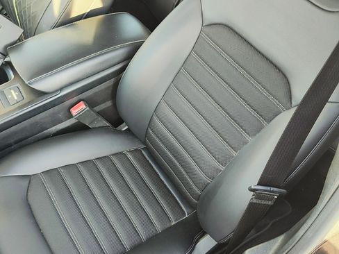 Used 2018 Ford Fusion SE w/ Equipment Group 601A image 9