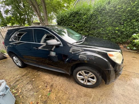 Used 2011 Chevrolet Equinox LS w/ Bluetooth Package FWD image 2