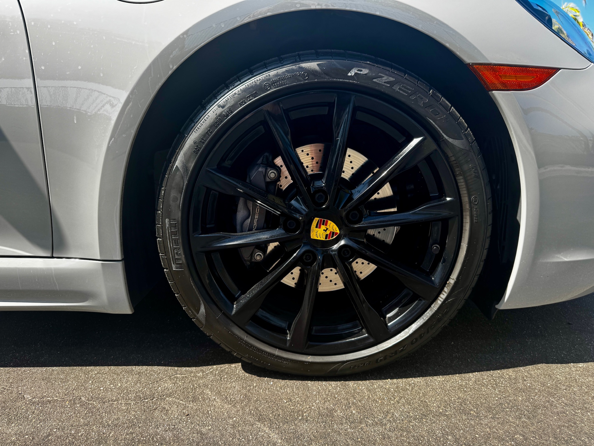 Used 2018 Porsche 718 Boxster RWD image 12