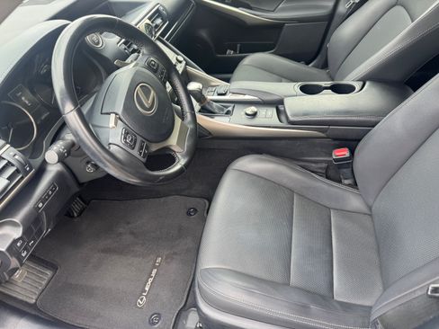 Used 2018 Lexus IS 300 F Sport image 11