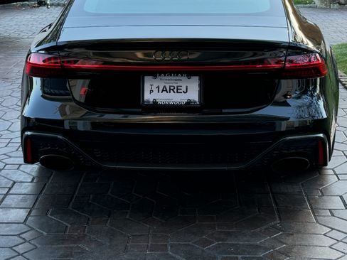 Used 2022 Audi RS 7 Sportback image 2