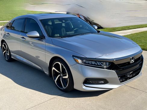 Used 2020 Honda Accord Sport image 1