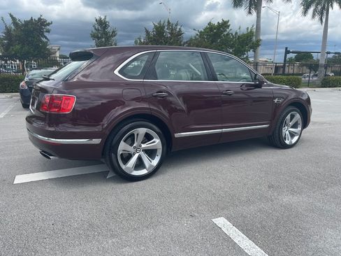 Used 2018 Bentley Bentayga Onyx Edition image 5