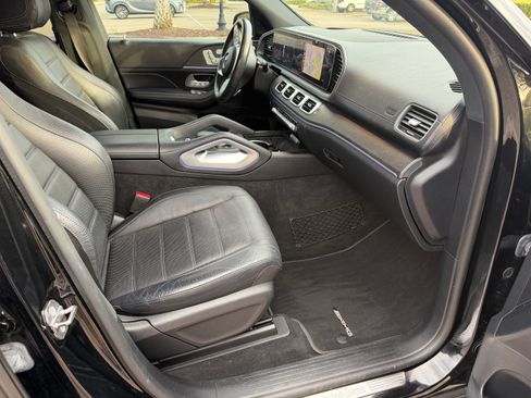 Used 2021 Mercedes-Benz GLS 580 4MATIC image 16