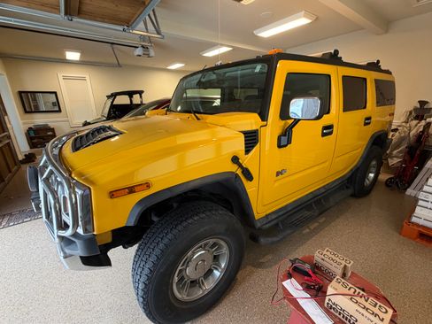 Used 2003 HUMMER H2 w/ Preferred Equipment Group image 27