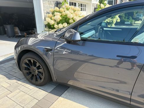 Used 2023 Tesla Model Y Long Range AWD/4WD image 21