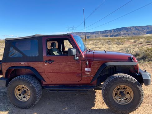 Used 2010 Jeep Wrangler Sahara image 1