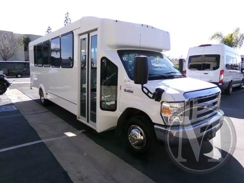 Used 2019 Ford E-450 and Econoline 450 Super Duty w/ Shuttle Bus Prep Package image 4